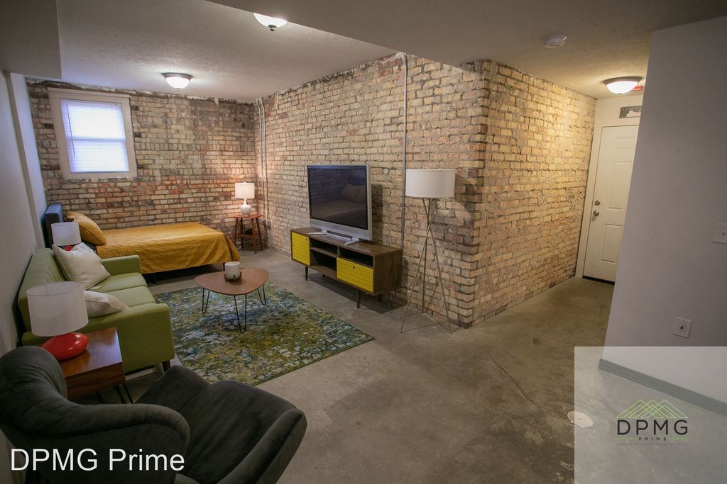 108 S Hosmer St #15, Lansing, MI 48912