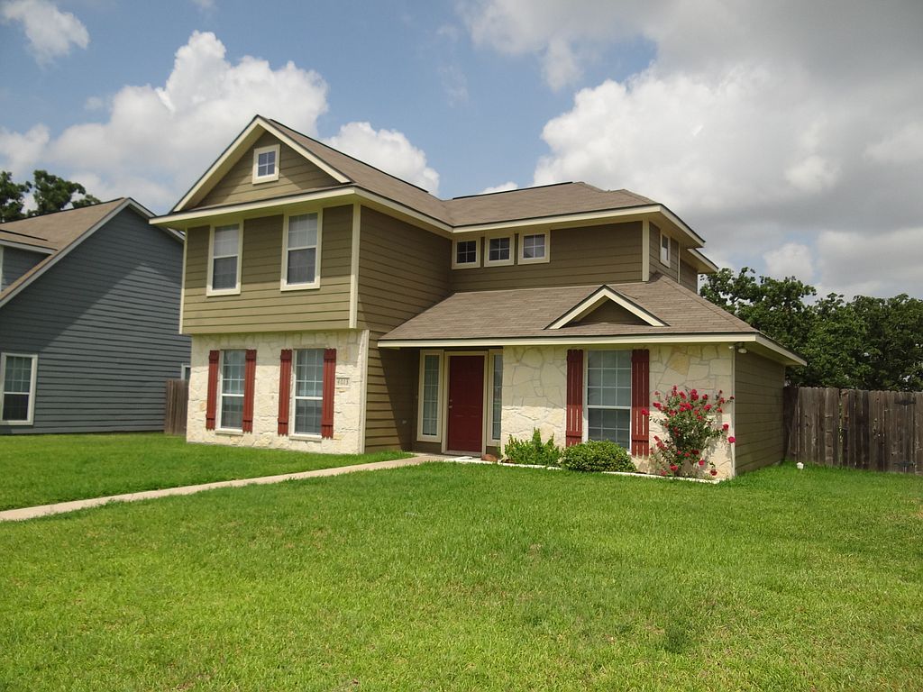 4013 Southern Trace Ct, College Station, TX 77845