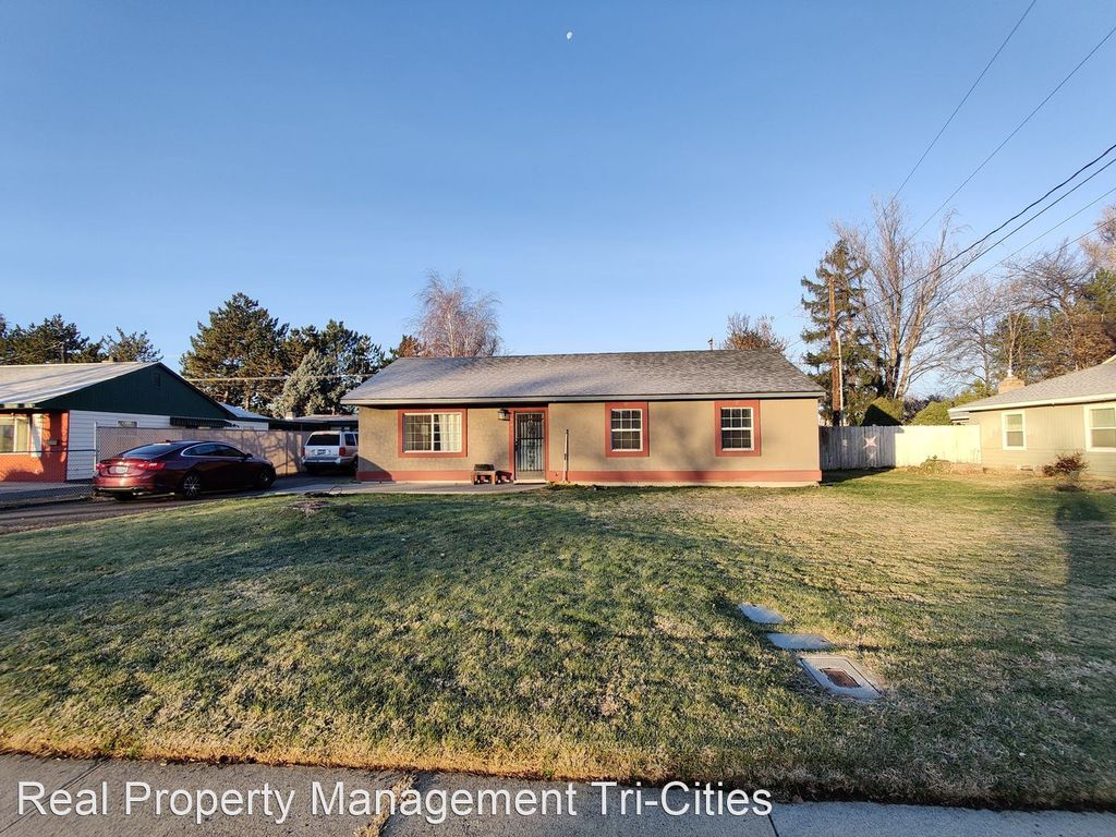 1011 Elm Ave, Richland, WA 99354