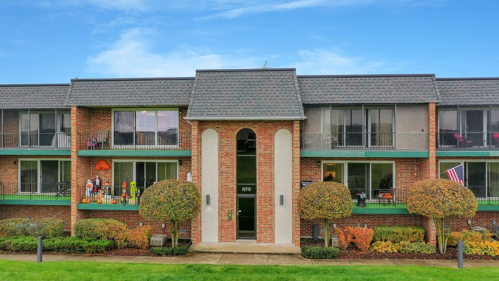15713 S  Sunset Ridge Ct #2S, Orland Park, IL 60462