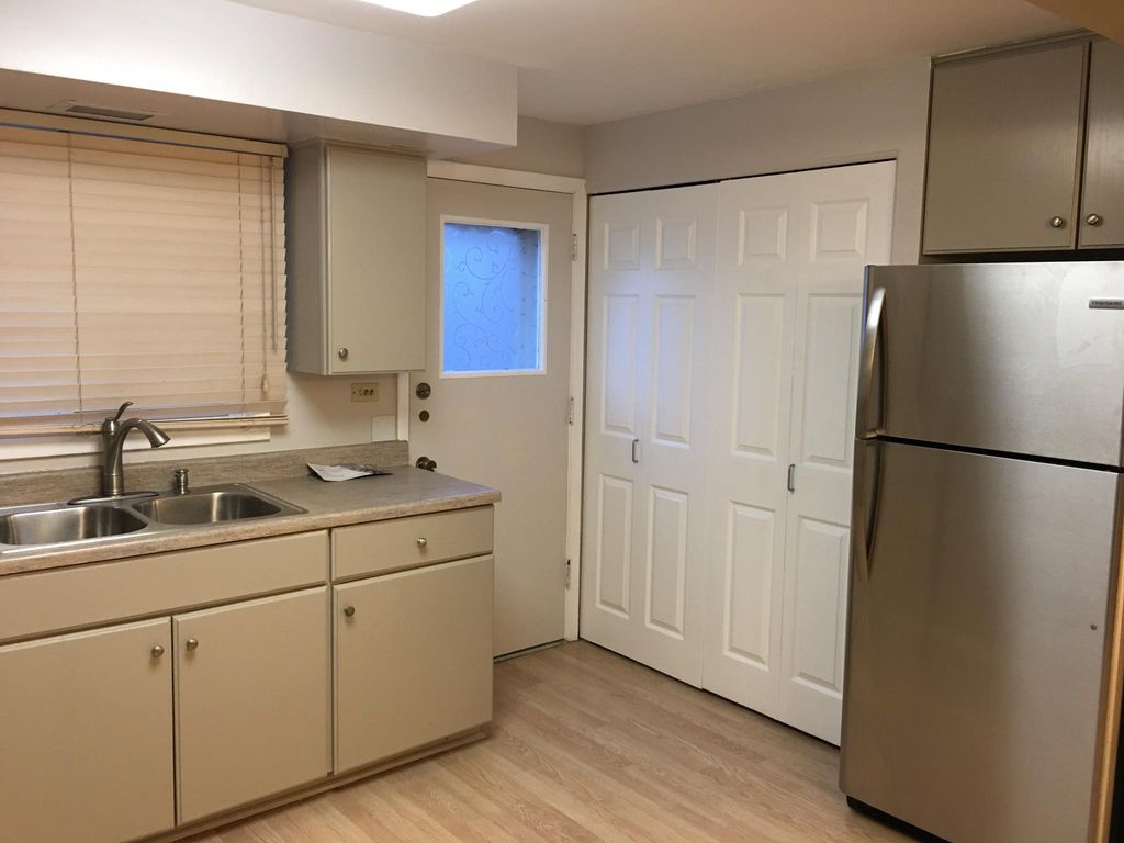 9362 Hamlin Ave, Des Plaines, IL 60016