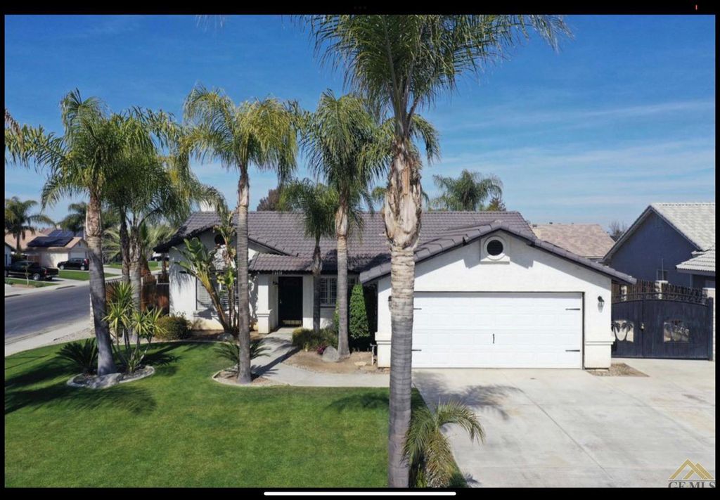 12618 Sawtooth Ave, Bakersfield, CA 93312