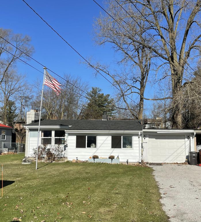 3977 Utopia Dr, Clarklake, MI 49234