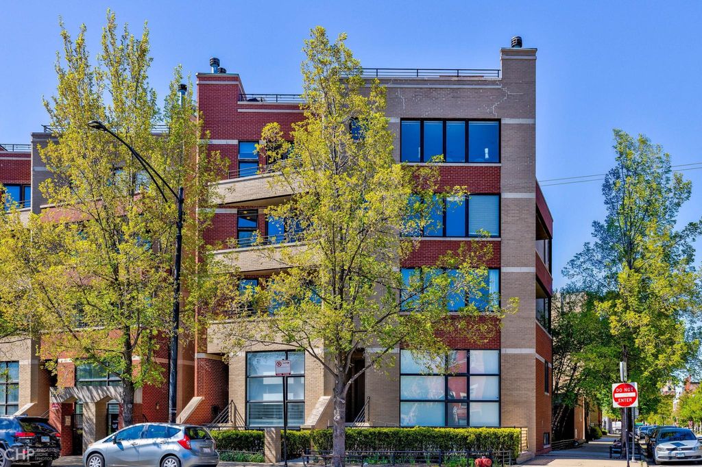 1500 W Grand Ave, Chicago, IL 60642