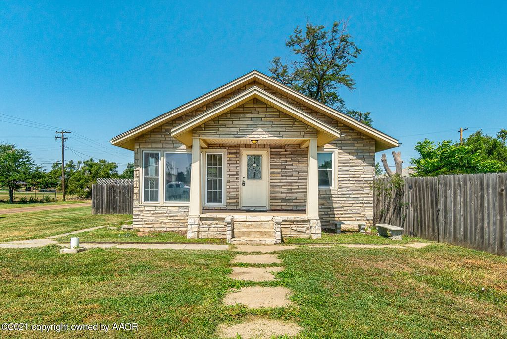 501 Martin Ave, Groom, TX 79039
