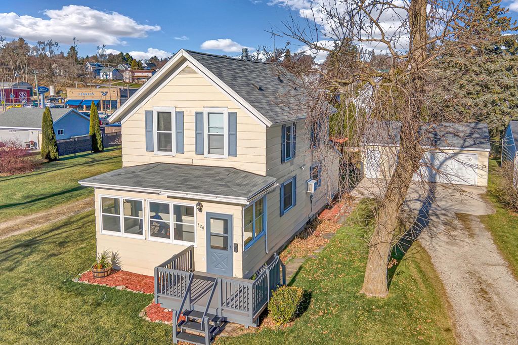 320 Adams St, Sheboygan Falls, WI 53085 Trulia