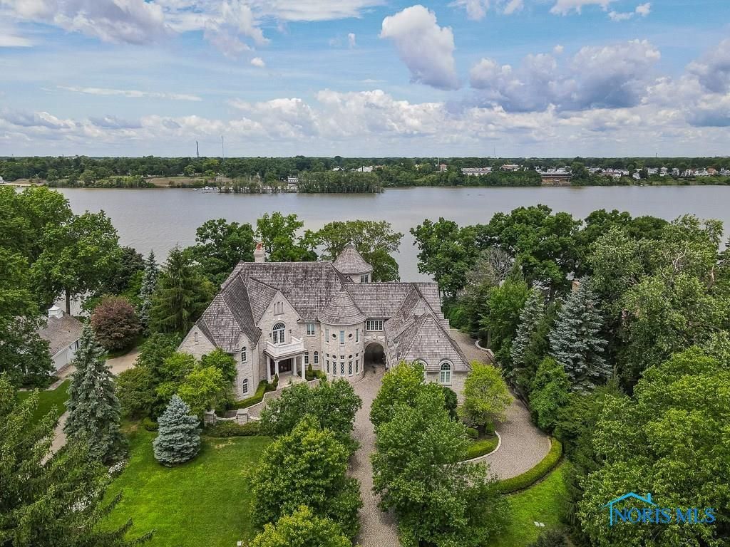 372 Riverside Dr, Rossford, OH 43460 MLS 6083074 Trulia