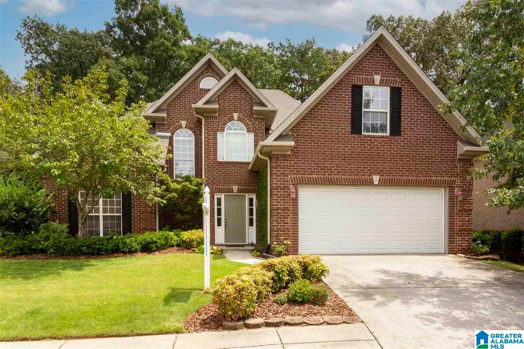 545 Thorn Berry Ln, Birmingham, AL 35242