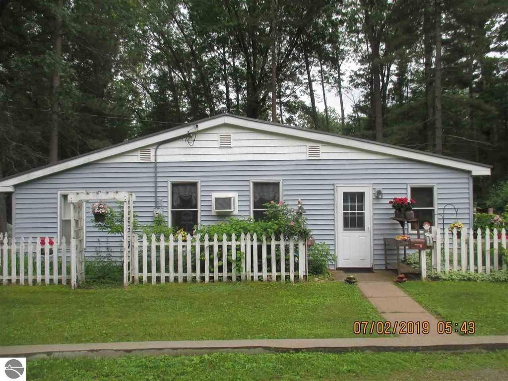 1110 N Lorenz Rd, Tawas City, MI 48763 Trulia