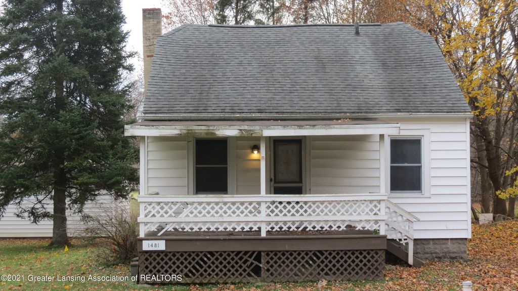 1481 W Valley Rd, Lansing, MI 48906