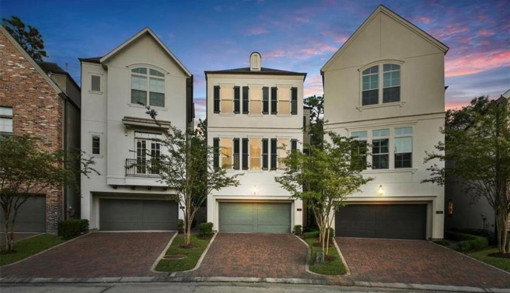 26 Wooded Park Pl, Spring, TX 77380