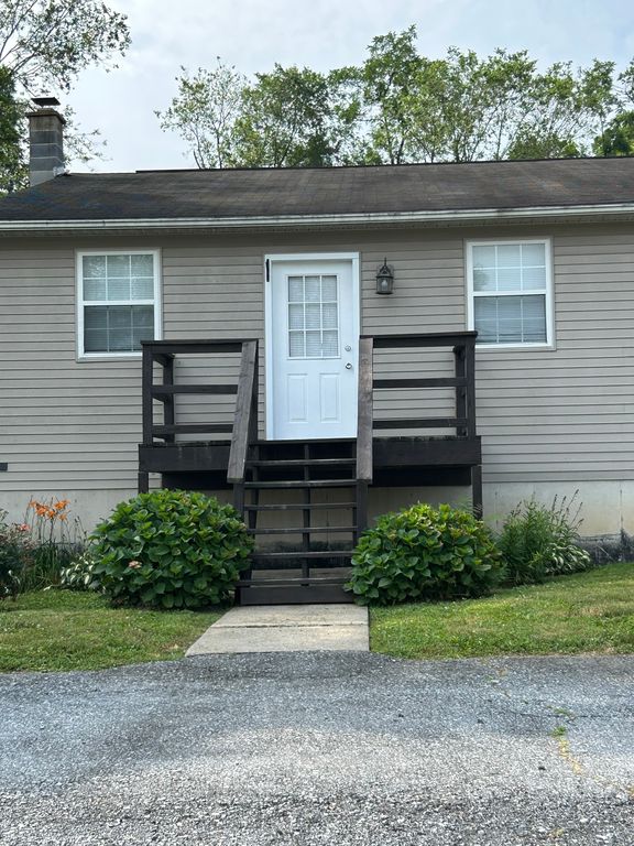4 W  North Ave #C, Enola, PA 17025