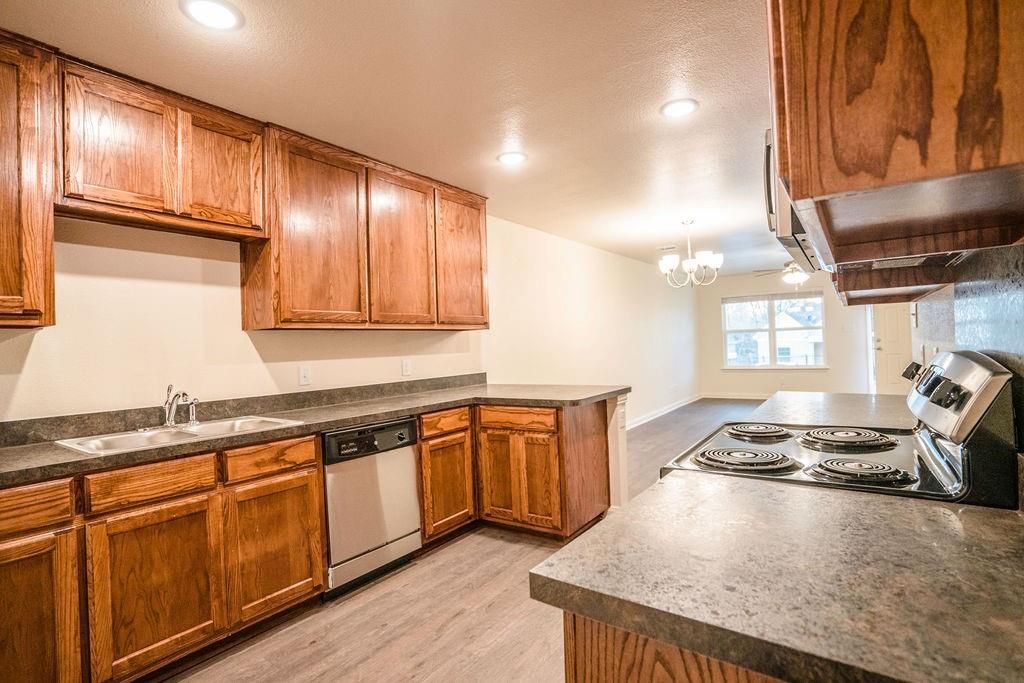 1008 E Arlington Ave, Fort Worth, TX 76104