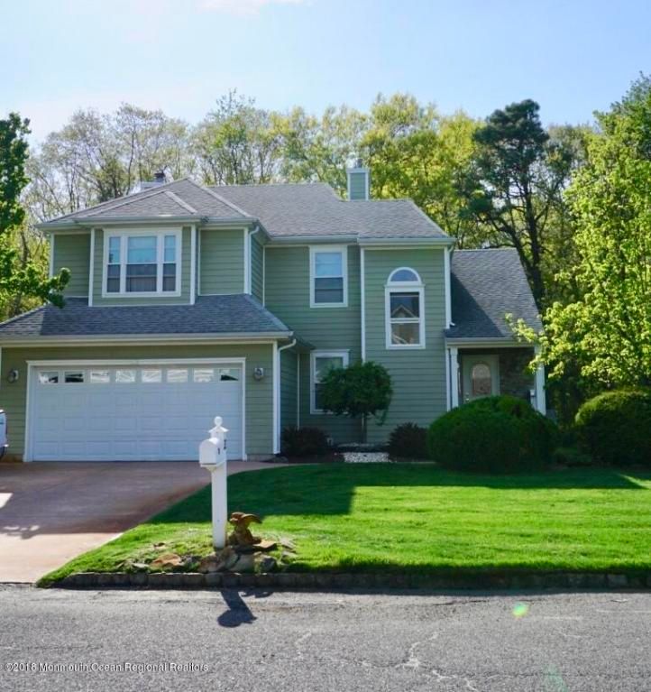 22 Arbor Dr, Howell, NJ - 3 Bed, 3 Bath Single-Family Home - 31 Photos