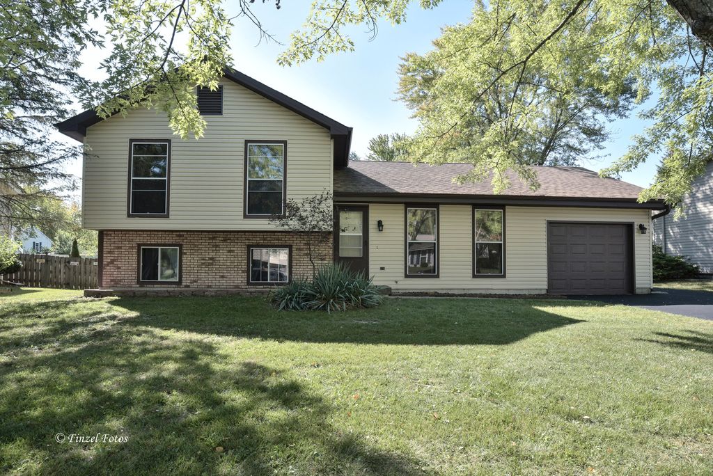 5409 W Westshore Dr, Mchenry, IL 60050
