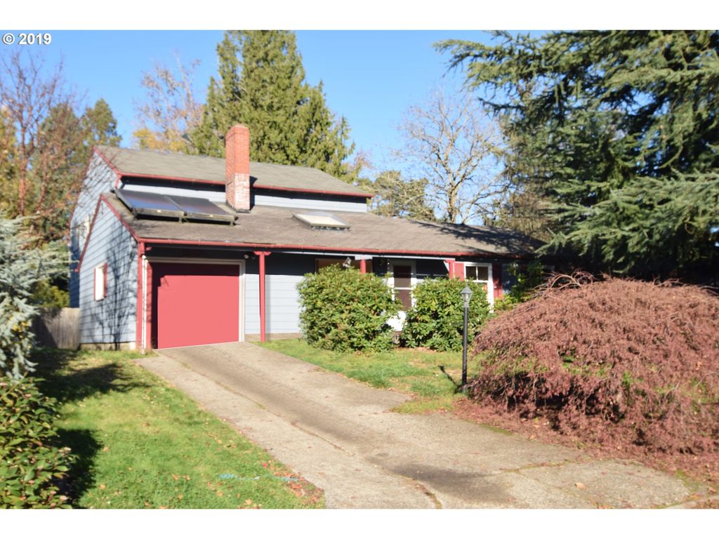 12575 SW Edgewood St, Portland, OR 97225