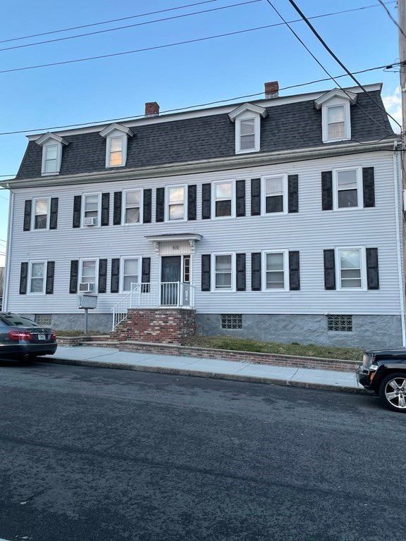476 Bank St, Fall River, MA 02720
