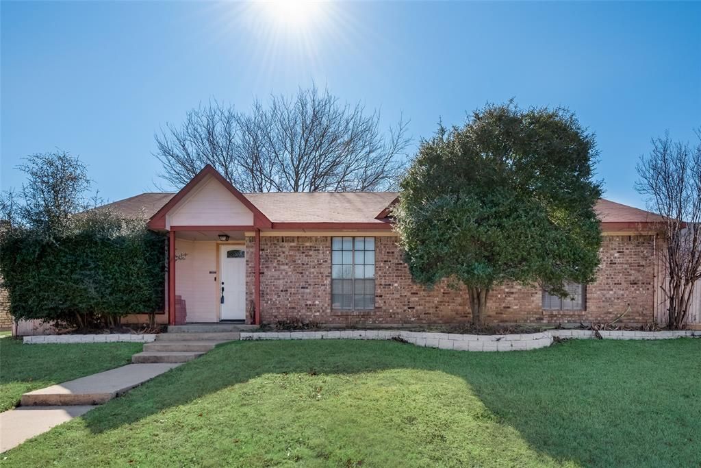 1322 Lark Ln, Lewisville, TX 75077