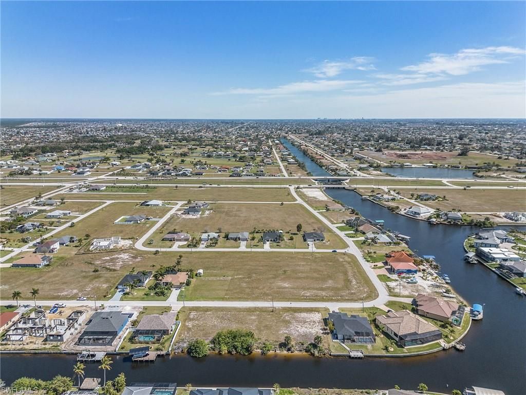 1420 NW 33rd Pl, Cape Coral, FL 33993