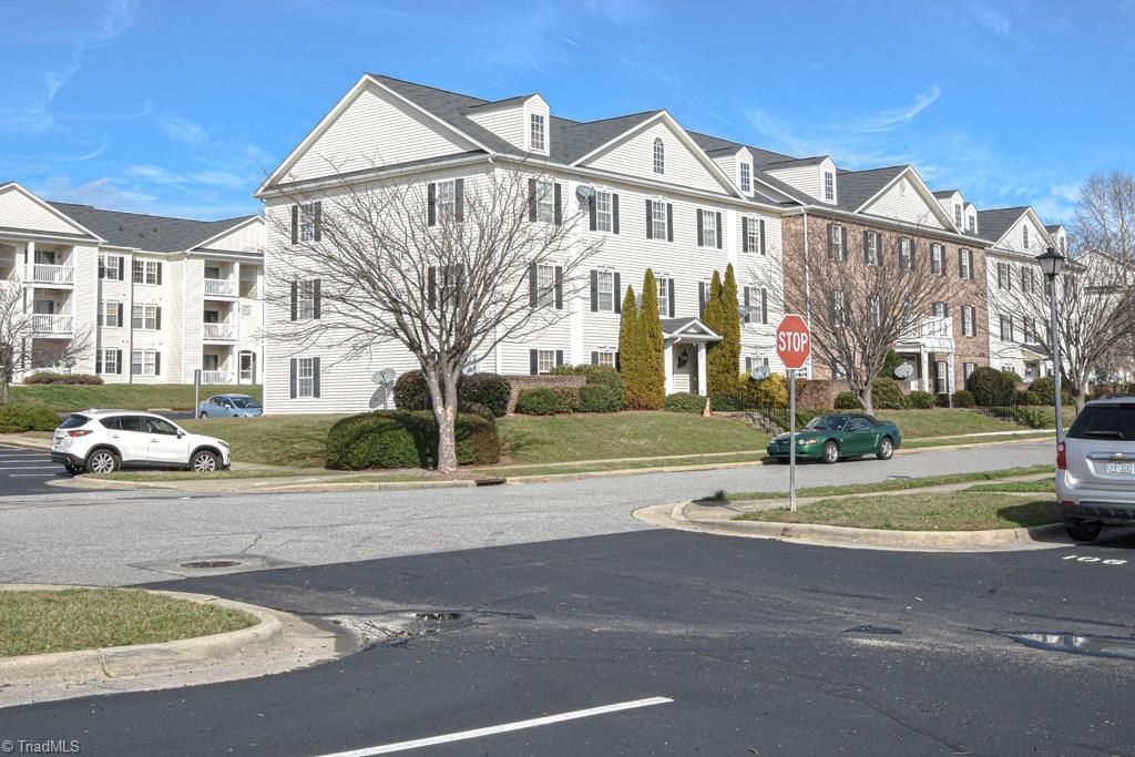 5312 McConnell Dr, Kernersville, NC 2 Bed, 2 Bath Condo 25 Photos
