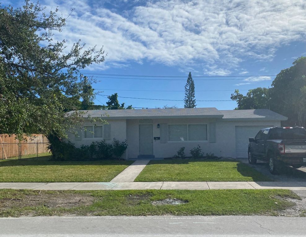 9940 SW 212th St, Miami, FL 33189