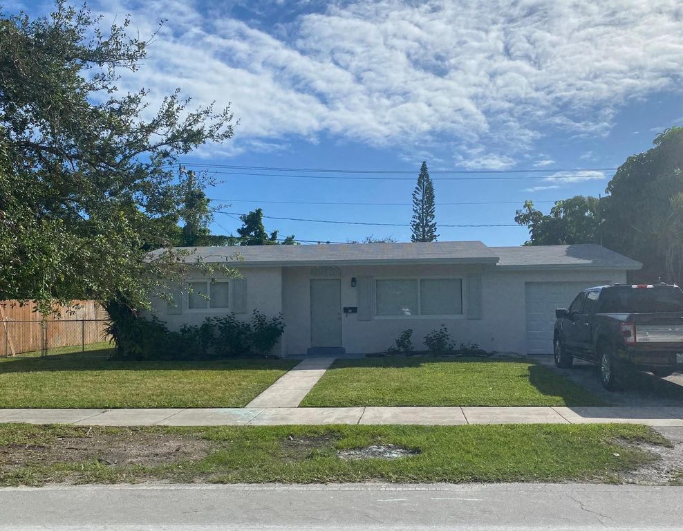 9940 SW 212th St, Cutler Bay, FL 33189