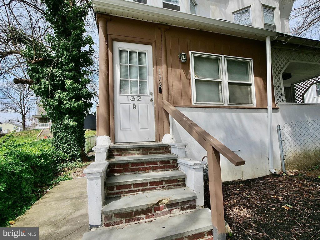 132 W Ridge Rd, Linwood, PA 19061