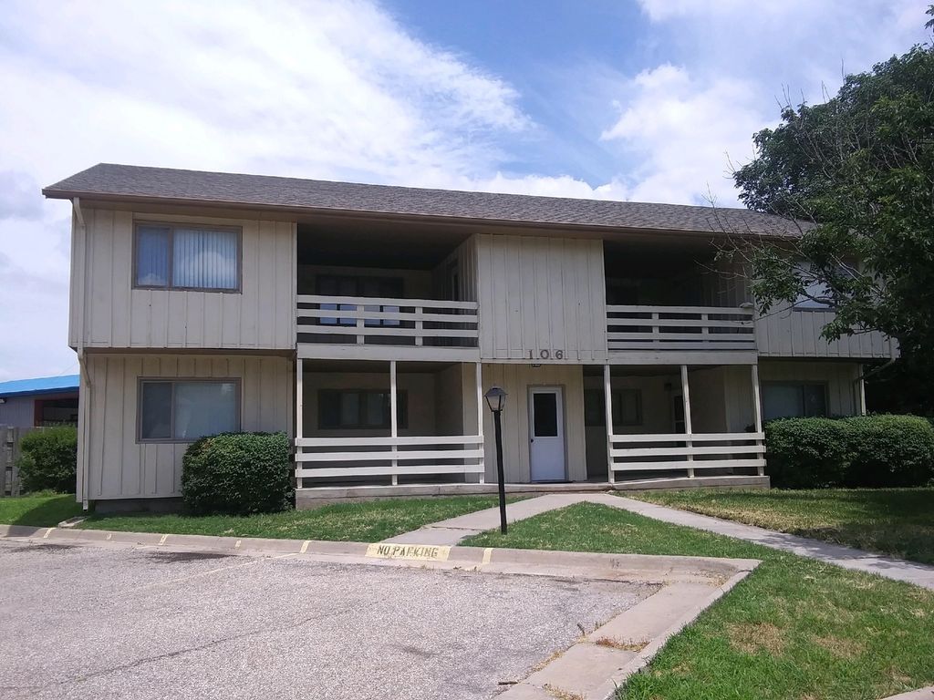 108 Cherry Hills Hesston, KS Trulia