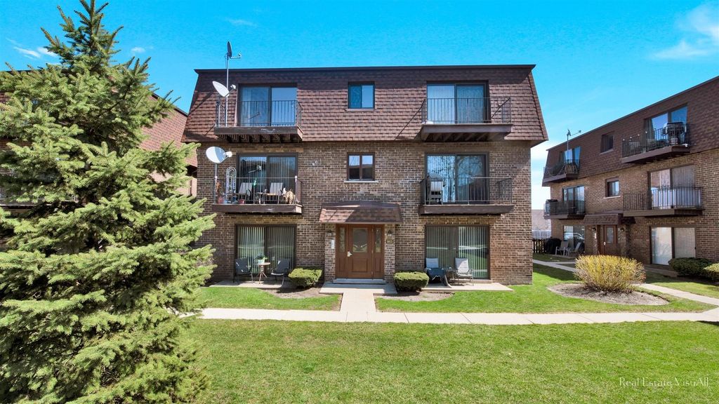 9805 Bianco Ter #E, Des Plaines, IL 60016