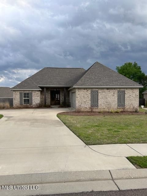 310 Candlewood Ct, Canton, MS 39046