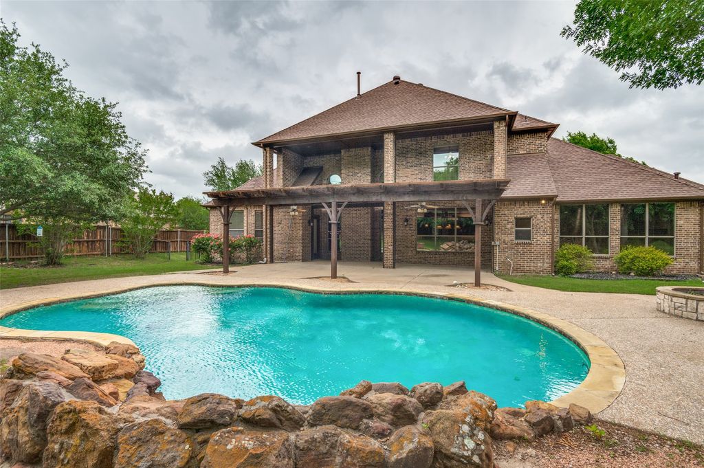 3601 Plum Creek Ct, Midlothian, TX 76065