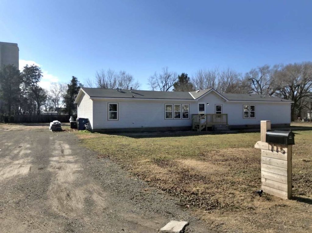 115 W 2nd Ave, Belle Plaine, KS 67013 Trulia