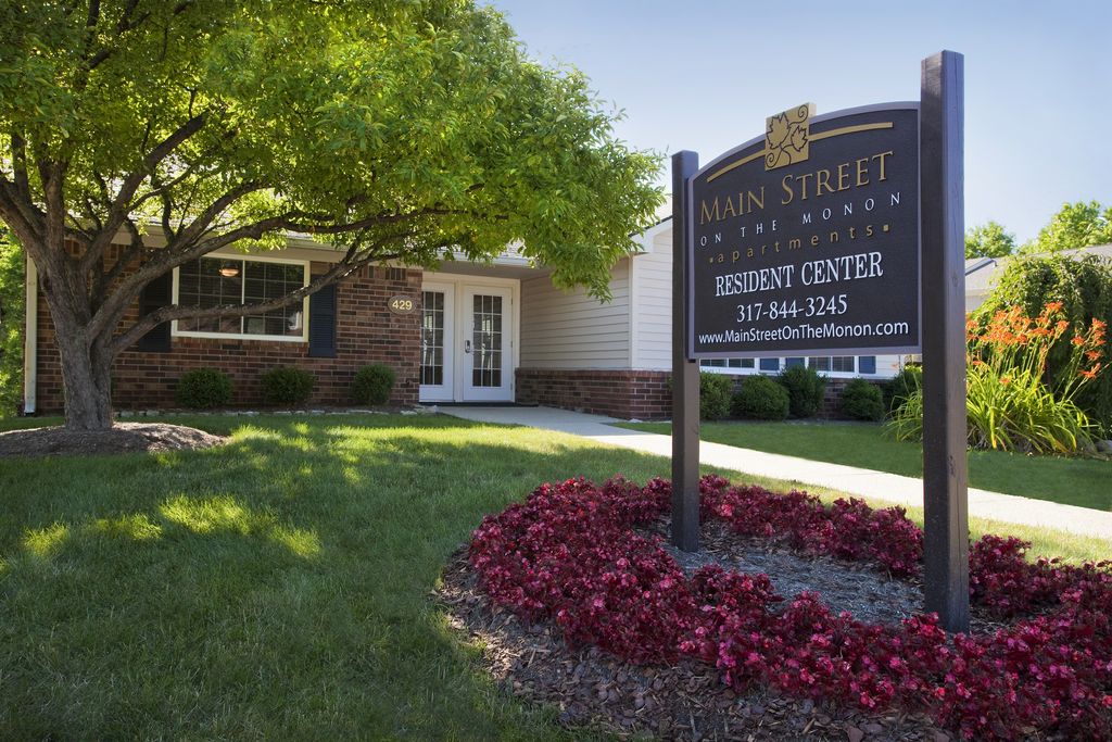 60 Knoll Ct, Carmel, IN 46032