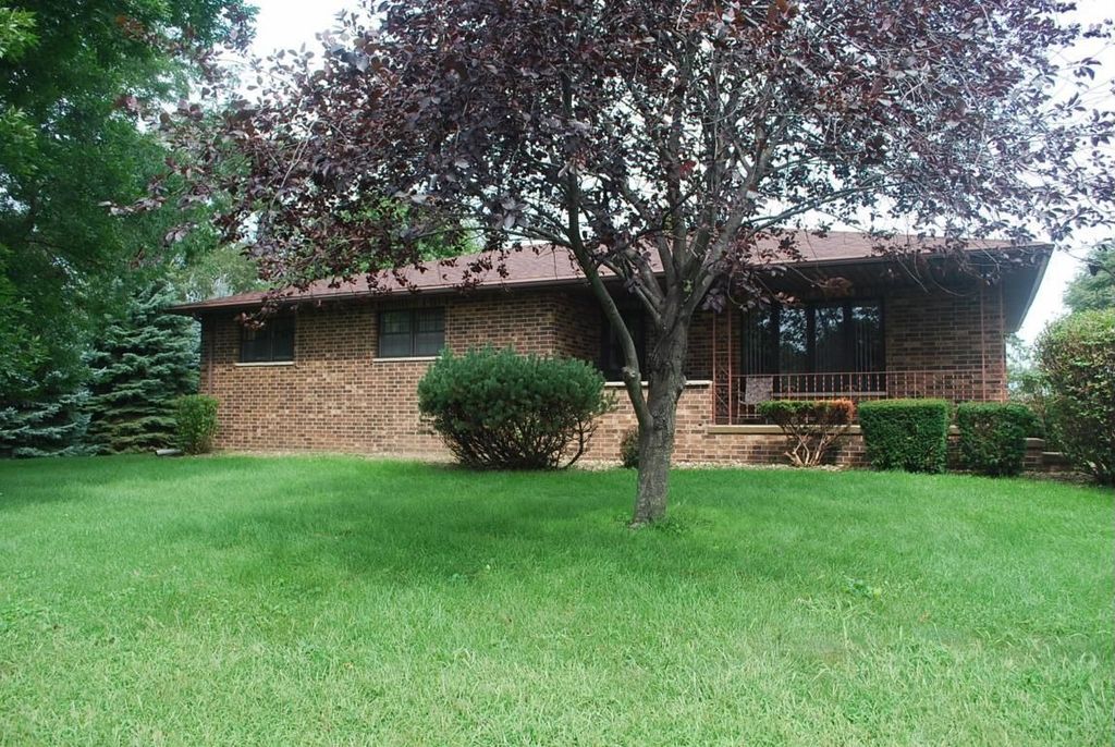721 15th Ave SE, Dyersville, IA 52040