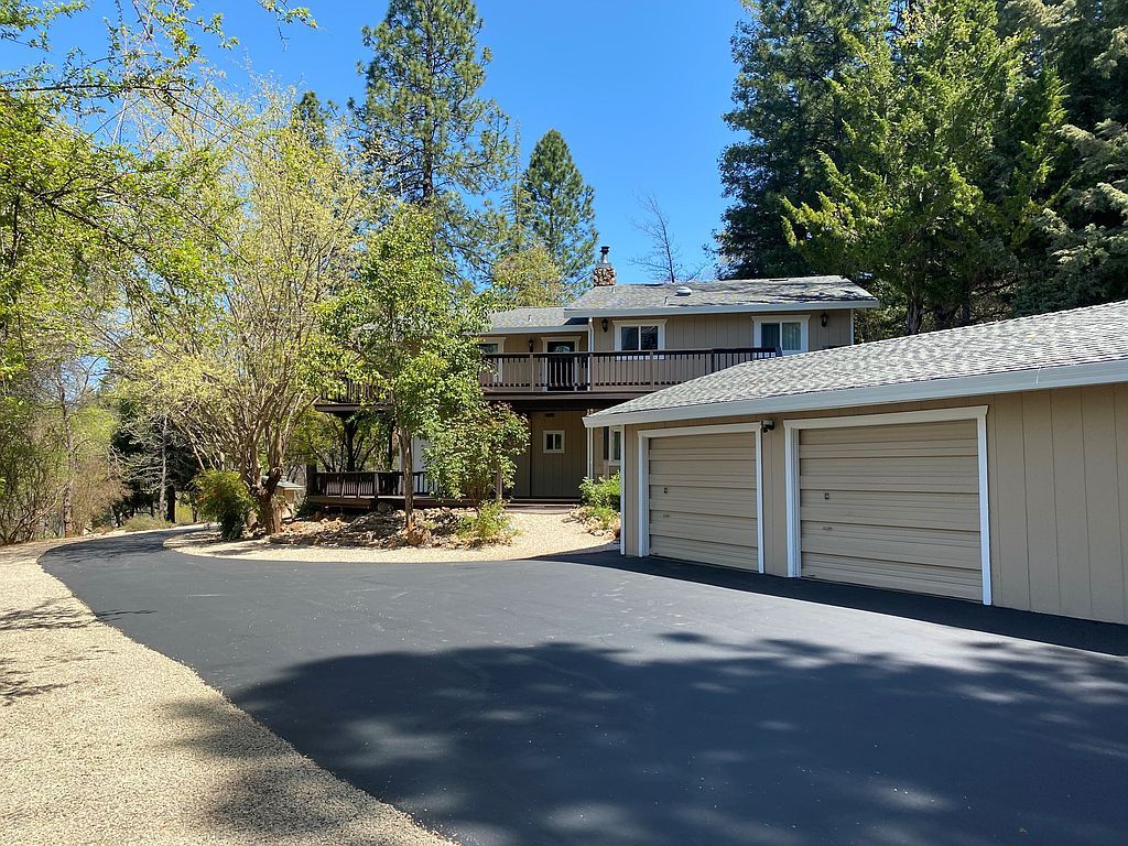 10348 Quail Creek Rd, Grass Valley, CA 95949