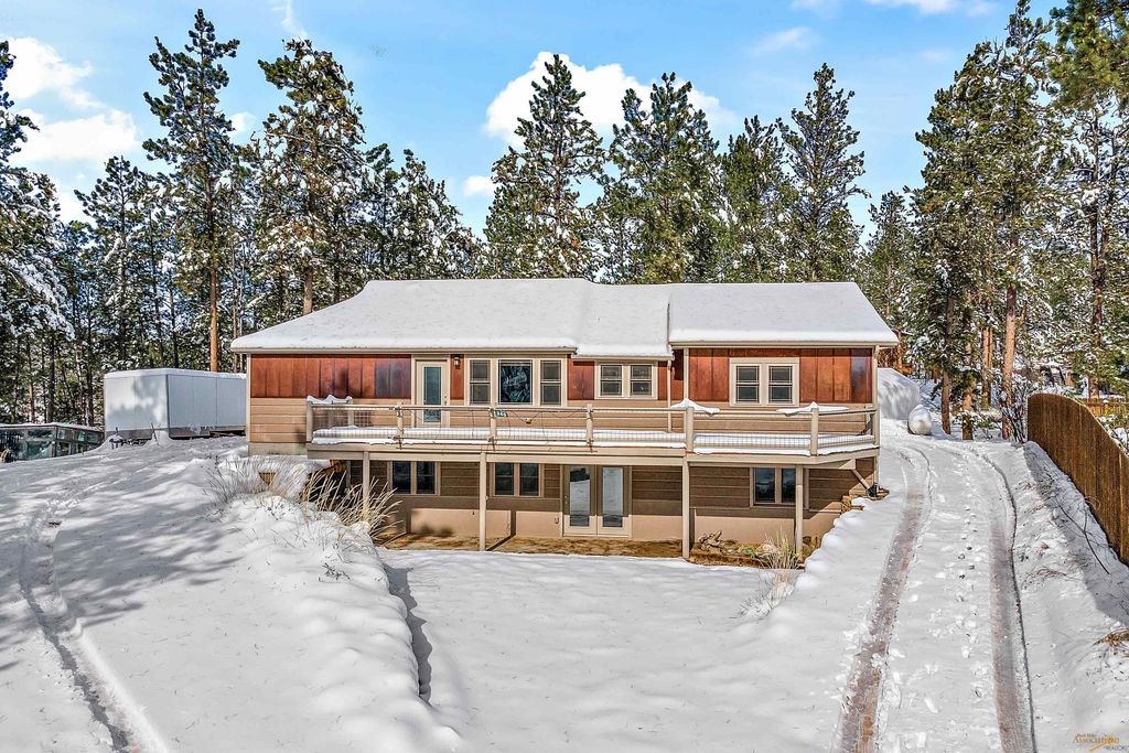 345 Deegan Dr, Hill City, SD 57745