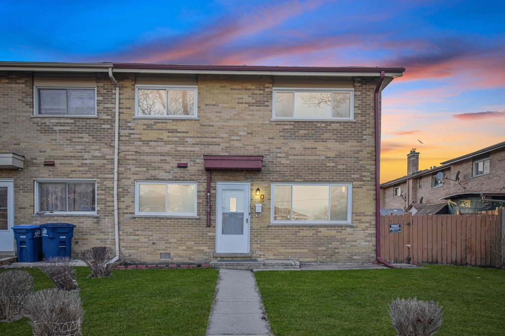 1520 Pennsylvania Ave, Des Plaines, IL 60018
