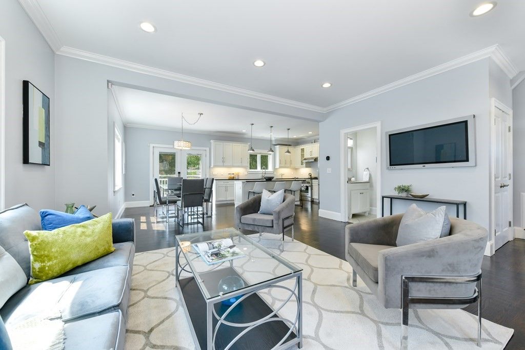 137 Charlesbank Rd #B, Newton, MA 02458