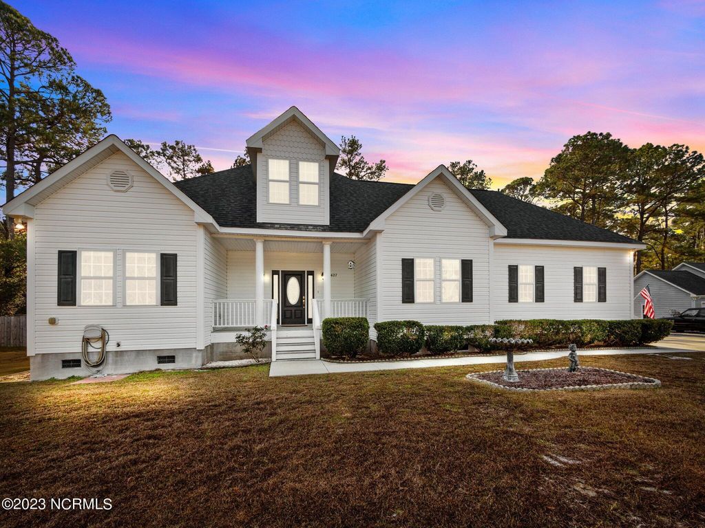 1627 Chadwick Shores Drive, Sneads Ferry, NC 28460 MLS 100417860