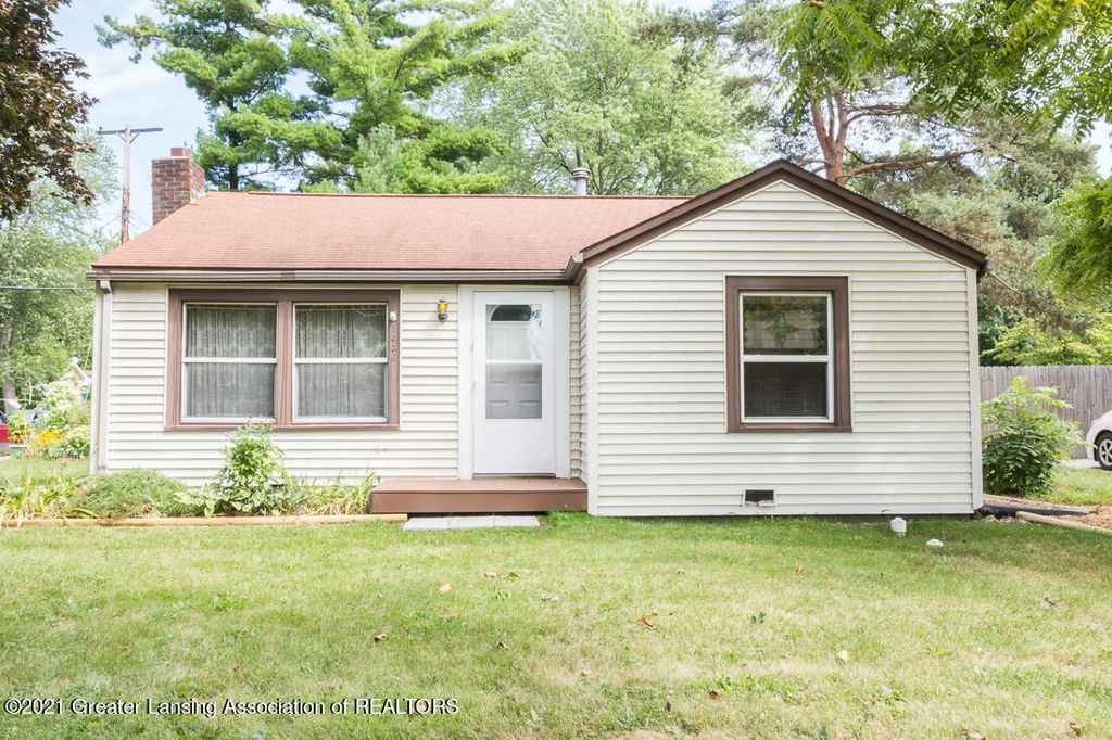 1436 Coolidge Rd, East Lansing, MI 48823