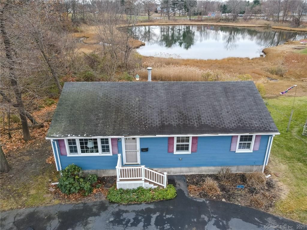 699 Selbys Pond Rd, Stratford, CT 06615