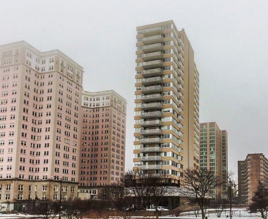 5601 N Sheridan Rd #5B, Chicago, IL 60660