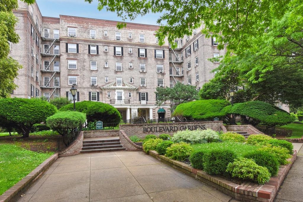 5607 31st Avenue #2D, Woodside, NY 11377