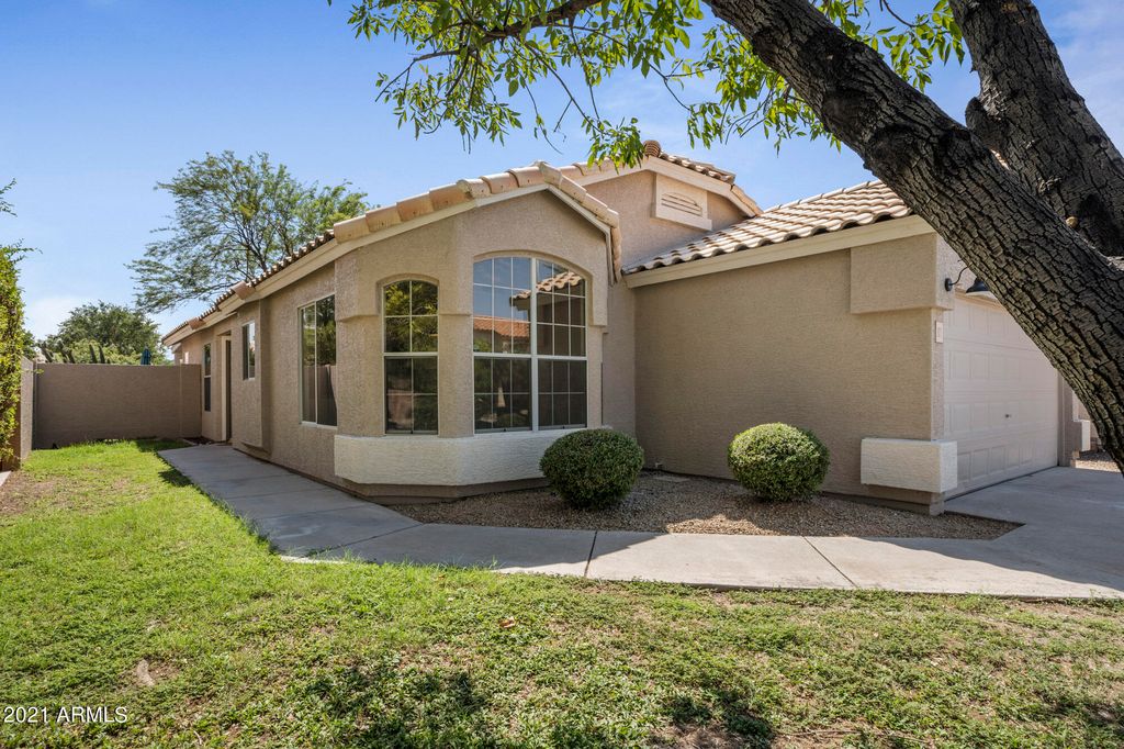 1071 W Lark Dr, Chandler, AZ 85286
