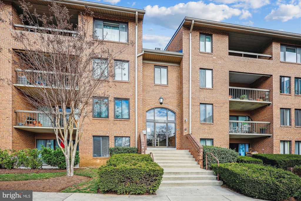 11409 Commonwealth Dr #102, Rockville, MD 20852