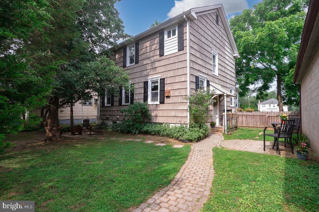 518 Bordentown Rd, Trenton, NJ 08610