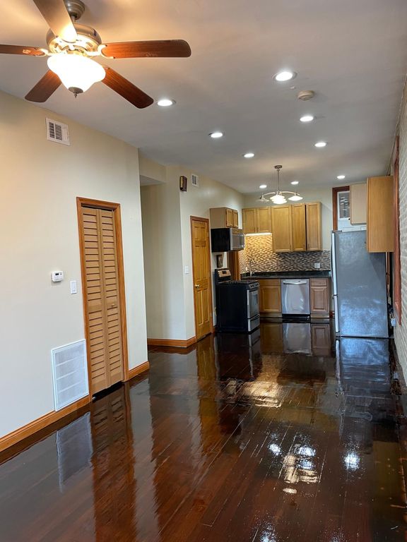 1224 N Cleaver St, Chicago, IL 60642