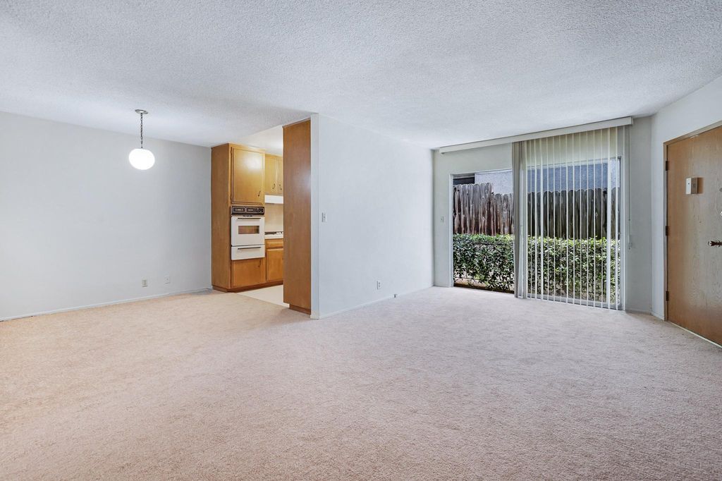 1236 McClellan Dr #2, Los Angeles, CA 90025