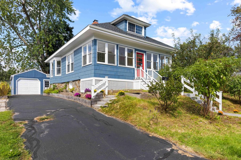 79 Bancroft St, Portland, ME 04102
