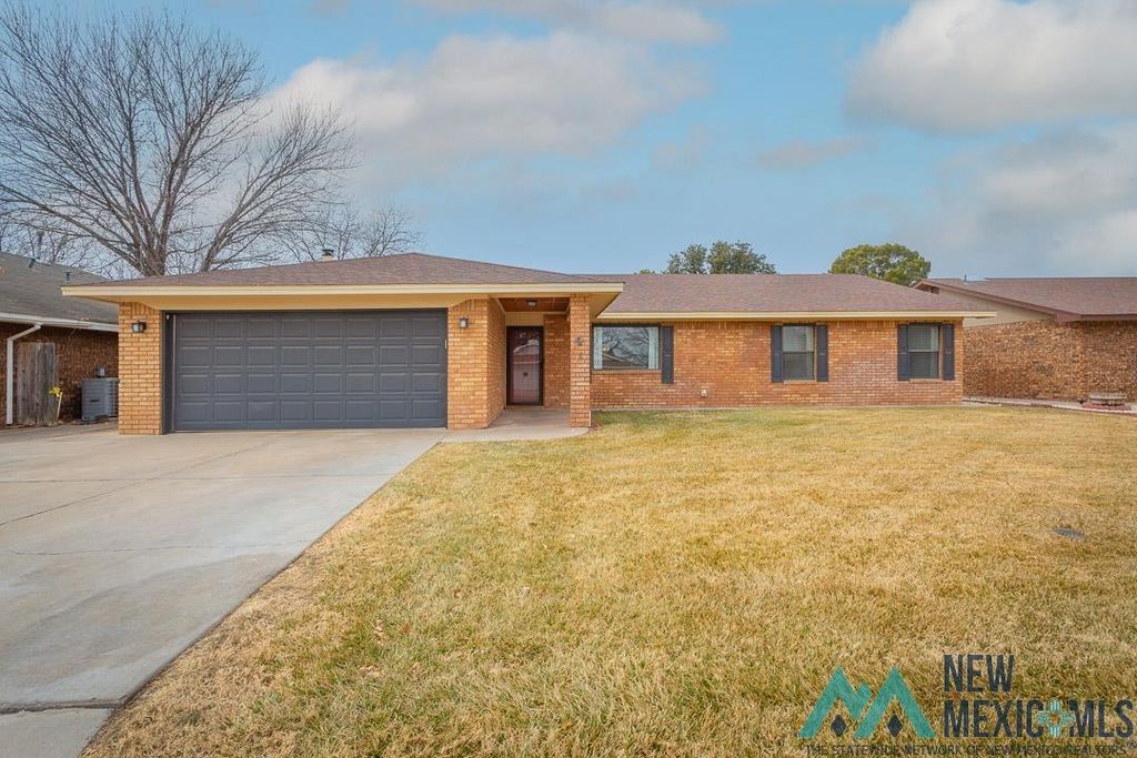 4 Jardin Ct, Roswell, NM 88201